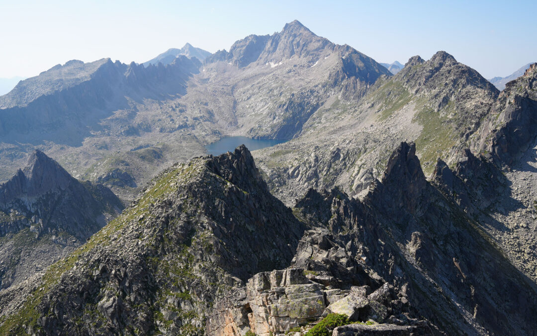 Tuque de Bat Houradade (2624 m) – Pic Né (2665 m) – Soum d’Arriou Né (2577 m) depuis les granges d’Aynis