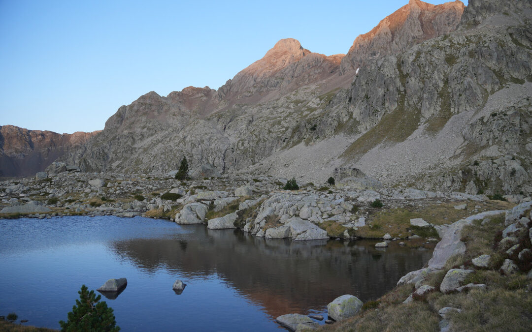 Peña Gabarda (2608 m) – Pico de Feniás (2835 m) – Pico Arna (2911 m) – Pico Cerrez (2877 m) depuis le refuge de Bachimaña