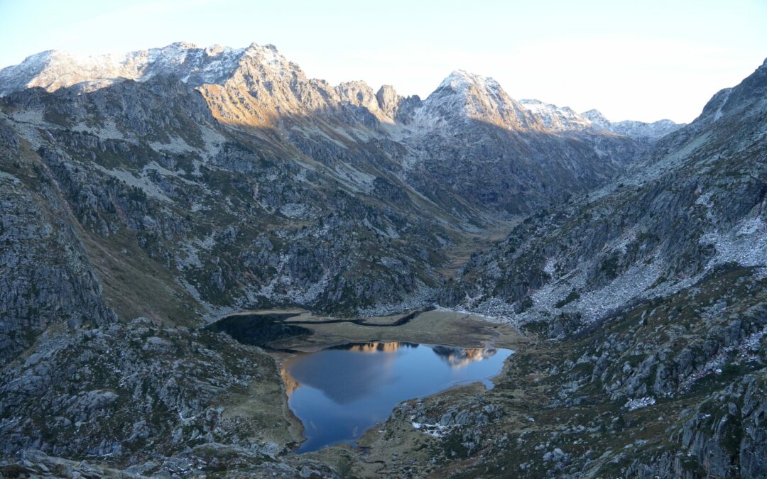 Pic de Cancel (2421 m) – Pic de Neych (2408 m) depuis le Bouychet