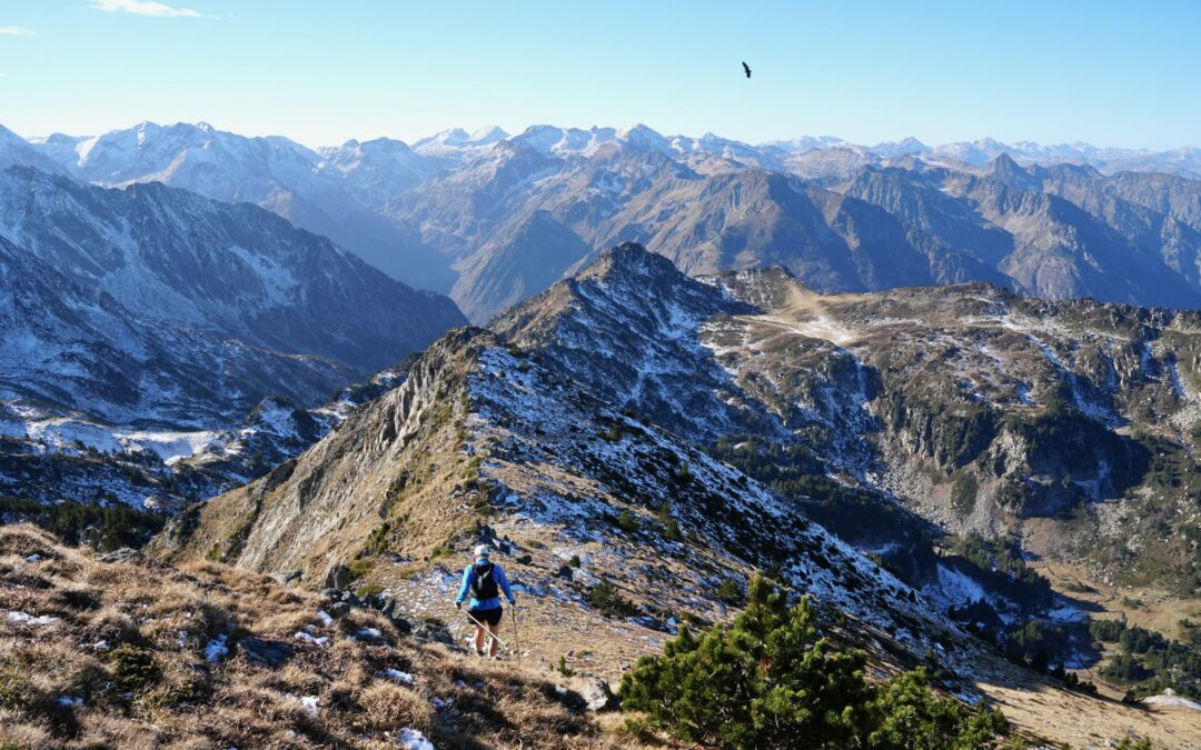 Pic de la Camisette (2426 m) – Pic de Balbonne (2305 m) – Pic des Llauses (2208 m) depuis le Fanguil