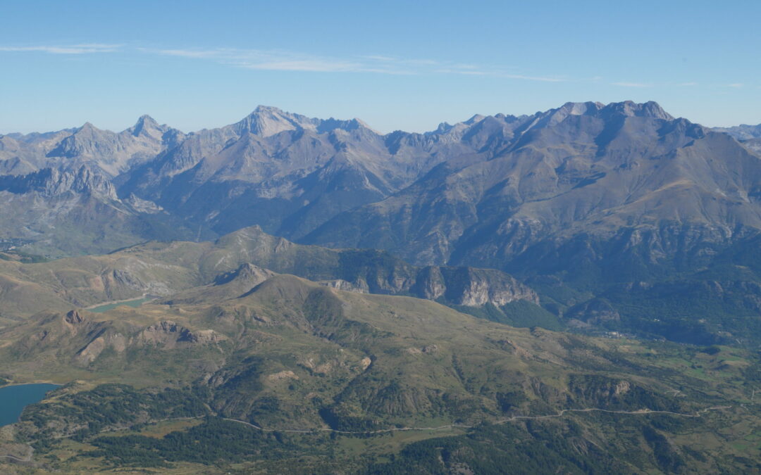 Traversée intégrale de la sierra de Partacua : de la peña Blanca (2541 m) à la pala de los Rayos (2619 m) par la peña Telera (2762 m) depuis le parc animalier de Piedrafita de Jaca